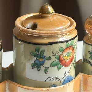 4/$100 Floral Ceramic Spice Jar with Lid salt and pepper shaker set 😃